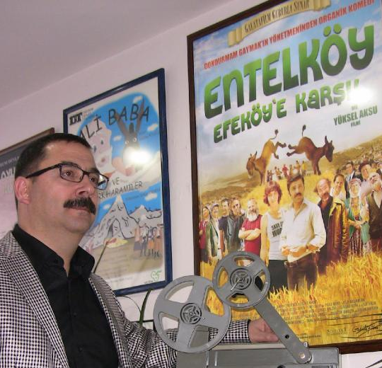 Öğretim Görevlisi Müziğini Yaptığı Filmde 3 Şarkı Söyledi